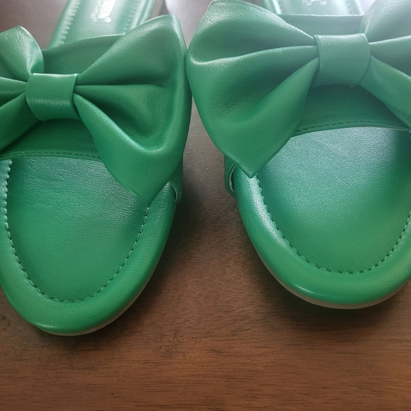 Cape Robbin Kelly Green Dane Comfort Sandal With Bow Detail Size 9 - Picture 4 of 7